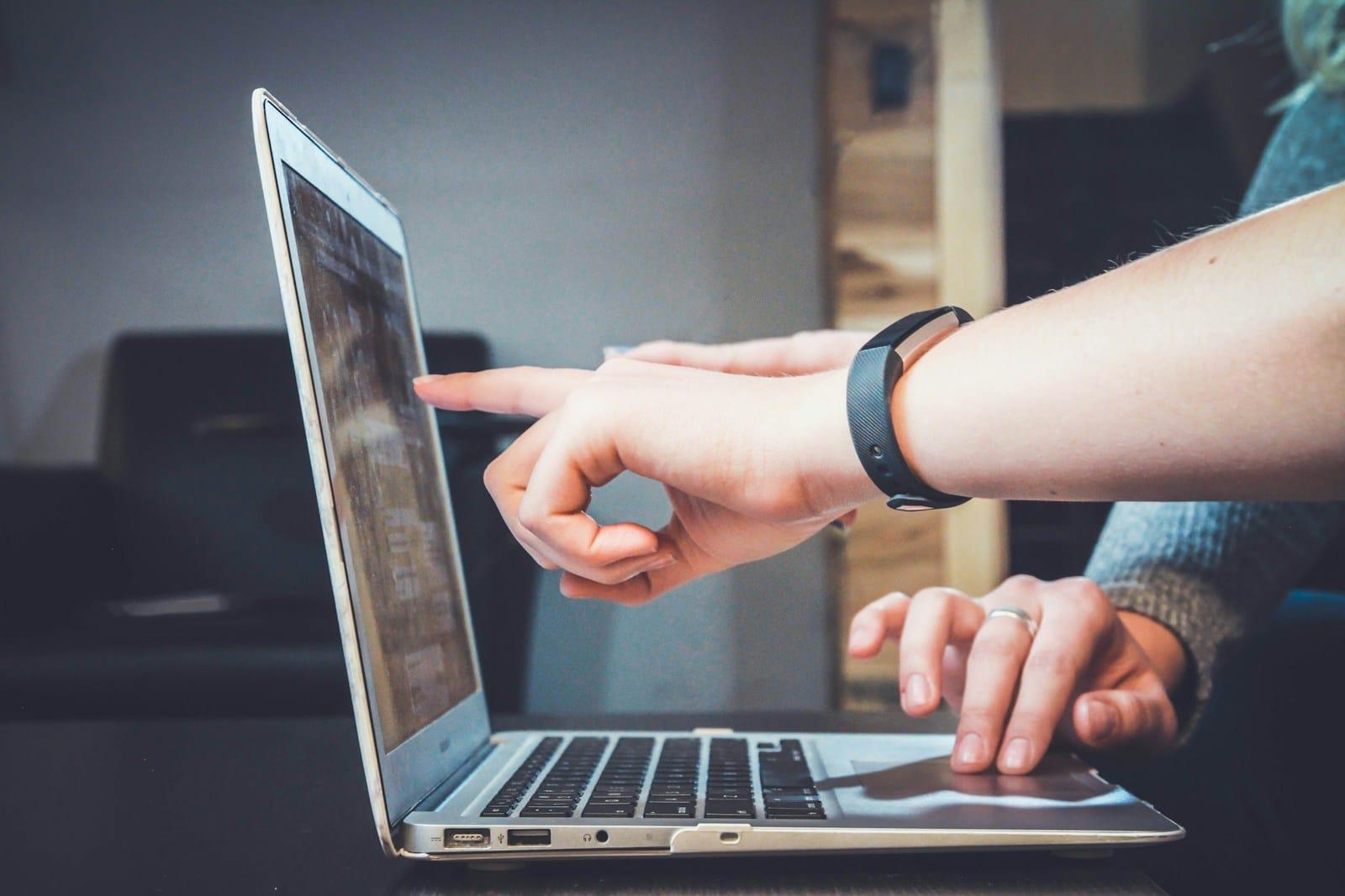 From Voicemail to Virtual Agents: How CX Comms Has Evolved